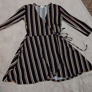 Striped dress with 3/4 length sleeves